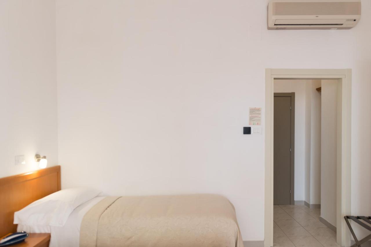 Hotel Viola Gaeta Exterior foto