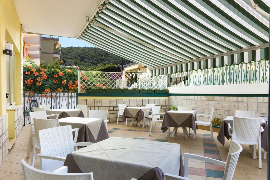 Hotel Viola Gaeta Exterior foto
